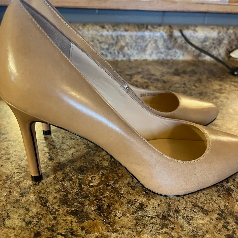 Cole Haan sz‎ 8B tan beige leather pumps heels